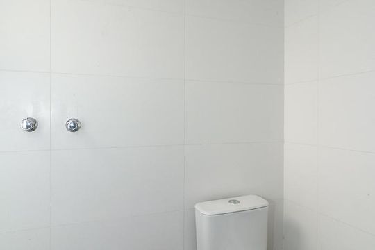 Banheiro da Suíte de apartamento à venda com 2 quartos, 74m² em Três Figueiras, Porto Alegre