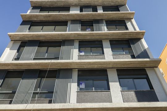 Fachada de apartamento à venda com 2 quartos, 74m² em Três Figueiras, Porto Alegre