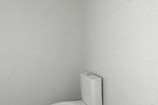 Lavabo de apartamento à venda com 2 quartos, 74m² em Três Figueiras, Porto Alegre