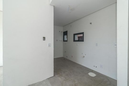 Cozinha de apartamento à venda com 2 quartos, 74m² em Três Figueiras, Porto Alegre