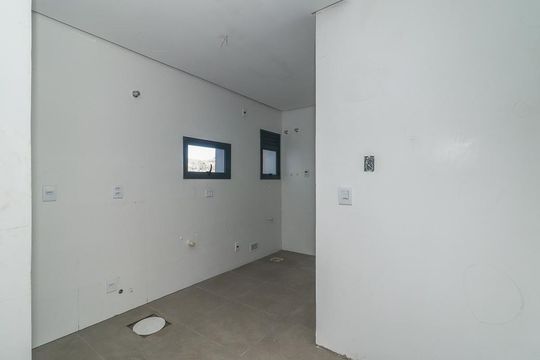 Cozinha de apartamento à venda com 2 quartos, 102m² em Três Figueiras, Porto Alegre