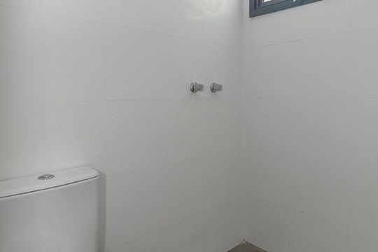 Banheiro da Suíte de apartamento à venda com 2 quartos, 102m² em Três Figueiras, Porto Alegre