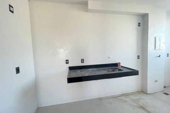 Cozinha de apartamento à venda com 2 quartos, 58m² em Nova Suíça, Belo Horizonte