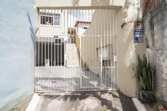 Fachada de casa de condomínio à venda com 3 quartos, 134m² em Vila Dionisia, São Paulo