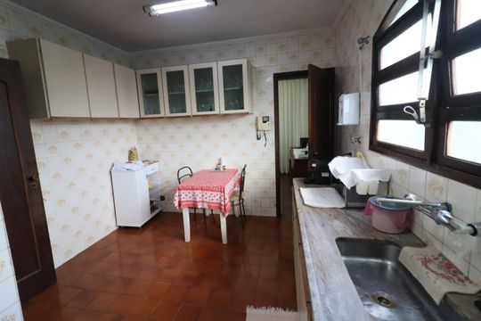 Cozinha de casa de condomínio à venda com 6 quartos, 380m² em Adalgisa, Osasco