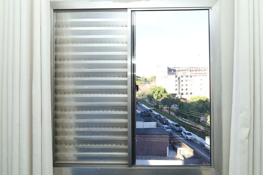 Sala 2 de apartamento à venda com 2 quartos, 48m² em Conjunto Residencial José Bonifácio, São Paulo
