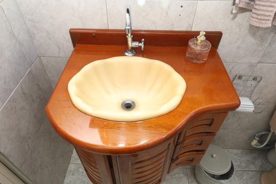 Banheiro de apartamento à venda com 2 quartos, 48m² em Conjunto Residencial José Bonifácio, São Paulo