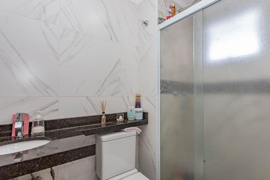 Banheiro de apartamento à venda com 2 quartos, 67m² em Parque Fongaro, São Paulo