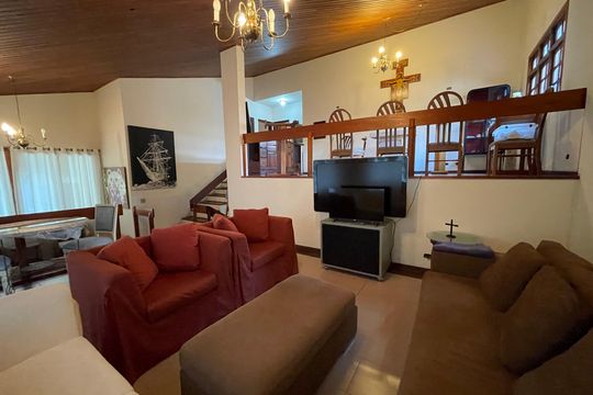 Casa à venda com 3 quartos, 410m² em Cidade São Francisco, São Paulo