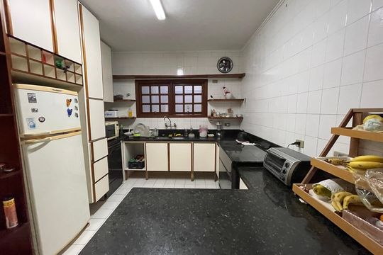 Cozinha de casa à venda com 3 quartos, 410m² em Cidade São Francisco, São Paulo
