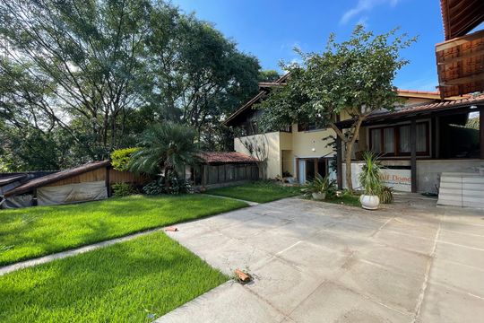 Quintal de casa à venda com 3 quartos, 410m² em Cidade São Francisco, São Paulo