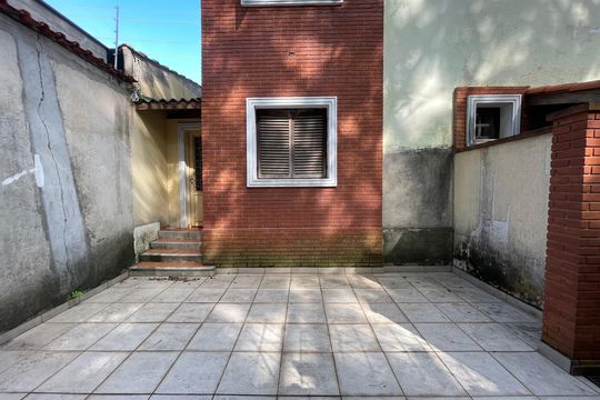Quintal de casa à venda com 3 quartos, 410m² em Cidade São Francisco, São Paulo