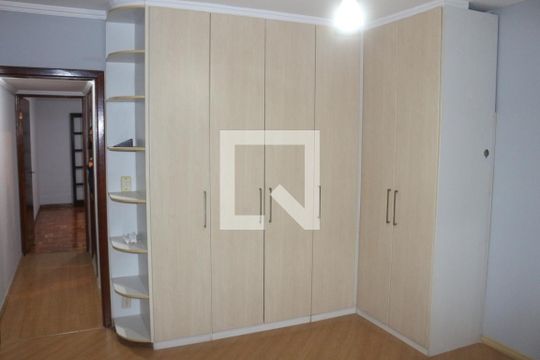 Casa à venda com 2 quartos, 223m² em Cerâmica, São Caetano do Sul