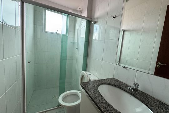 Banheiro de apartamento à venda com 3 quartos, 62m² em Santa Monica, Belo Horizonte
