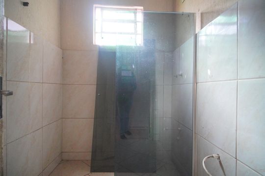 Banheiro 1 de casa para alugar com 2 quartos, 180m² em Centro, Novo Hamburgo