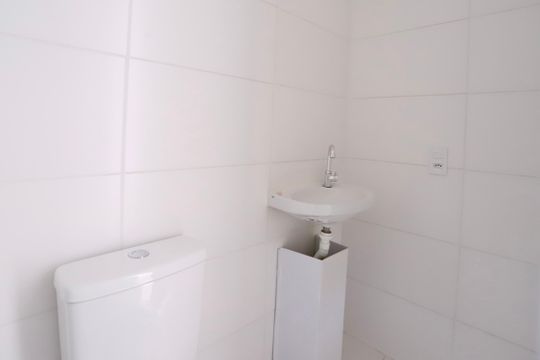 Banheiro social de apartamento à venda com 1 quarto, 27m² em Mooca, São Paulo