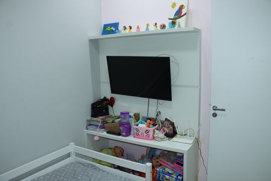 Casa de Condomínio para alugar com 3 quartos, 190m² em Jardim Semiramis, Cotia