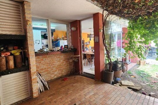 Casa à venda com 4 quartos, 160m² em Jardim Marajoara, São Paulo