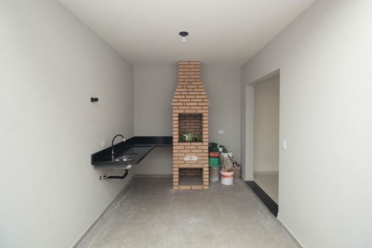 Churrasqueira de casa à venda com 3 quartos, 140m² em Jardim Guapira, São Paulo