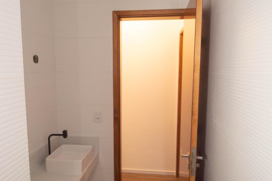 Banheiro 1 de casa à venda com 3 quartos, 140m² em Jardim Guapira, São Paulo