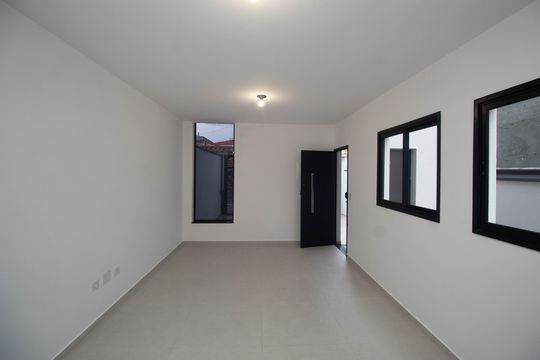 Casa à venda com 3 quartos, 140m² em Jardim Guapira, São Paulo