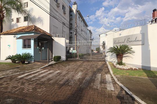 Fachada e portaria de apartamento para alugar com 3 quartos, 62m² em Igara, Canoas
