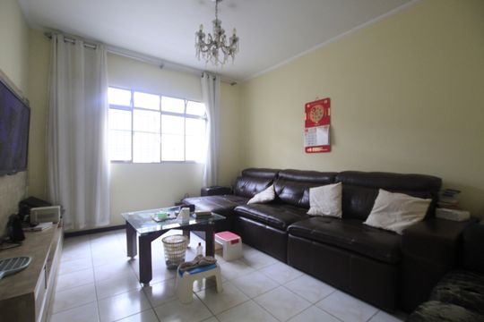 Casa à venda com 3 quartos, 200m² em Vila Monumento, São Paulo
