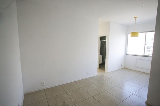 Apartamento à venda com 2 quartos, 60m² em Tanque, Rio de Janeiro