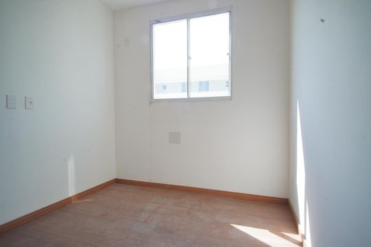 Quarto 2 de apartamento para alugar com 2 quartos, 42m² em Rubem Berta, Porto Alegre