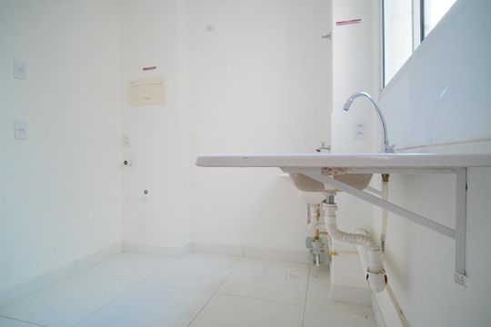 Cozinha de apartamento para alugar com 2 quartos, 42m² em Rubem Berta, Porto Alegre