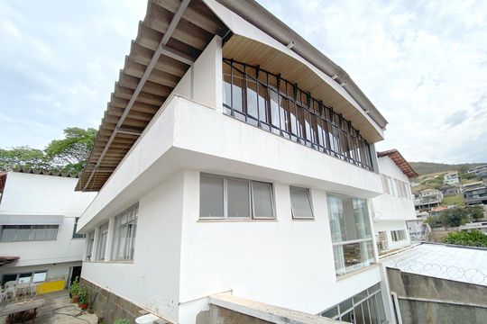 Fachada da casa de casa à venda com 6 quartos, 345m² em Mangabeiras, Belo Horizonte