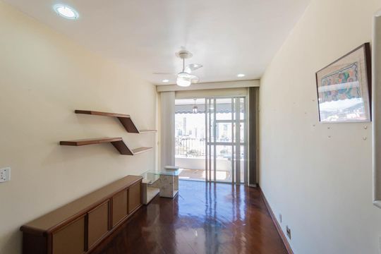 Sala de apartamento à venda com 2 quartos, 80m² em Praça da Bandeira, Rio de Janeiro