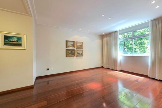 Apartamento à venda com 4 quartos, 230m² em Funcionários, Belo Horizonte