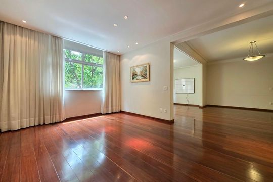 Apartamento à venda com 4 quartos, 230m² em Funcionários, Belo Horizonte