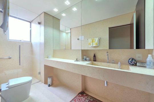 Apartamento à venda com 4 quartos, 230m² em Funcionários, Belo Horizonte