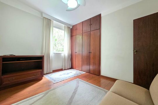 Apartamento à venda com 4 quartos, 230m² em Funcionários, Belo Horizonte