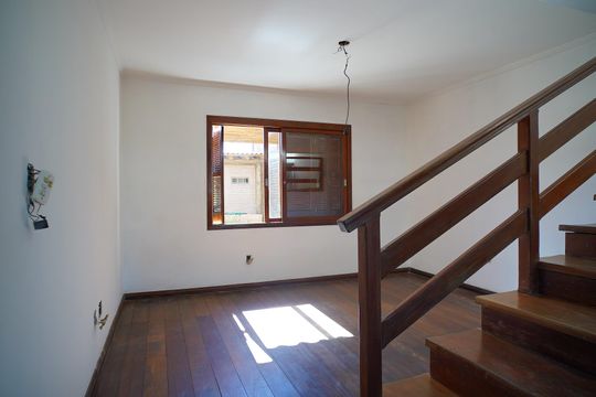 Sala de casa para alugar com 3 quartos, 380m² em Sarandi, Porto Alegre