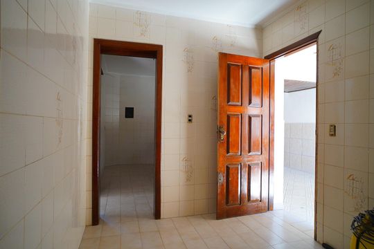 Área de Serviço de casa para alugar com 3 quartos, 380m² em Sarandi, Porto Alegre