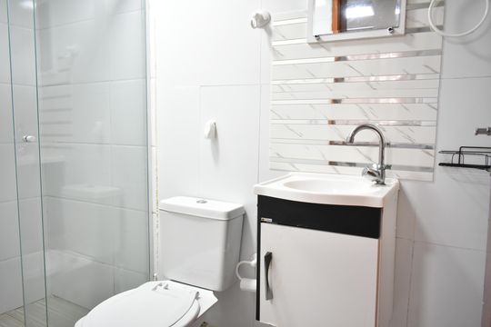 Banheiro de apartamento para alugar com 1 quarto, 27m² em Mirandópolis, São Paulo