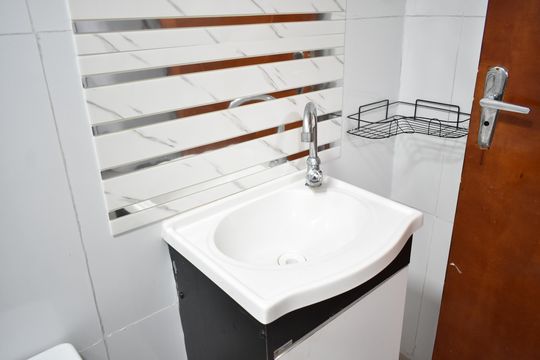 Banheiro de apartamento para alugar com 1 quarto, 27m² em Mirandópolis, São Paulo