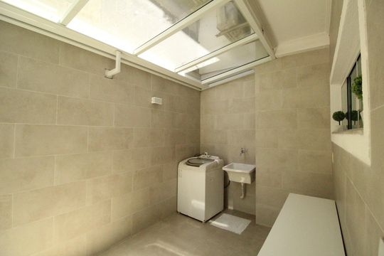 Área de serviço de casa de condomínio à venda com 5 quartos, 318m² em Pechincha, Rio de Janeiro