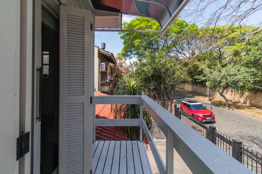 Varanda da Suíte de casa à venda com 3 quartos, 250m² em Cristal, Porto Alegre