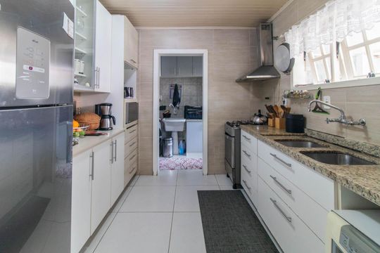 Cozinha de casa à venda com 3 quartos, 250m² em Cristal, Porto Alegre