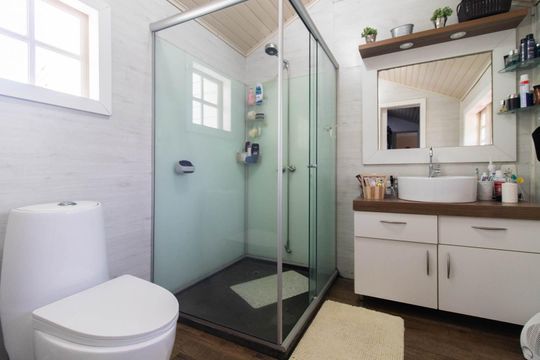 Banheiro da Suíte de casa à venda com 3 quartos, 250m² em Cristal, Porto Alegre