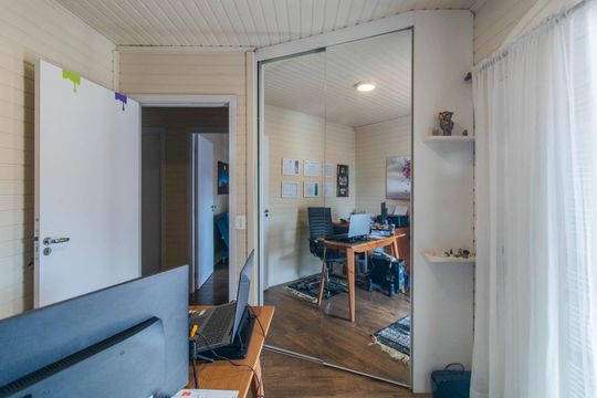 Quarto de casa à venda com 3 quartos, 250m² em Cristal, Porto Alegre