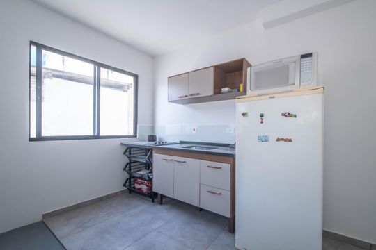 Cozinha de apartamento para alugar com 1 quarto, 28m² em Vila Gumercindo, São Paulo