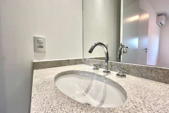 Banheiro da Suíte de apartamento à venda com 1 quarto, 30m² em Jardim Prudência, São Paulo