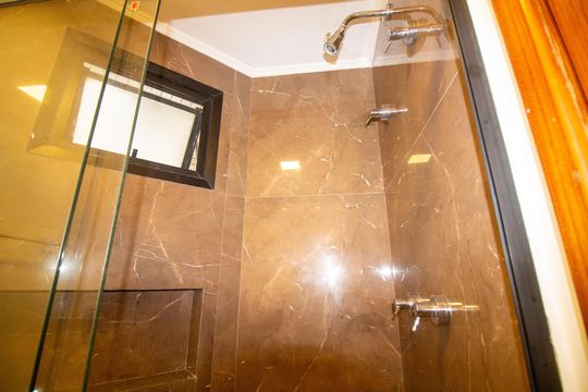 Banheiro da Suíte 1 de apartamento para alugar com 4 quartos, 170m² em Brooklin, São Paulo