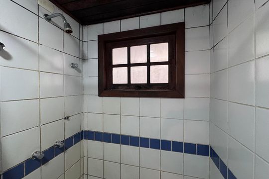 Banheiro Social de casa de condomínio à venda com 4 quartos, 250m² em Vargem Grande, Rio de Janeiro