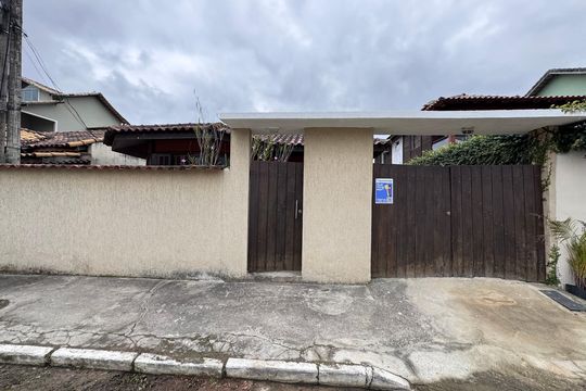 Fachada de casa de condomínio à venda com 4 quartos, 250m² em Vargem Grande, Rio de Janeiro